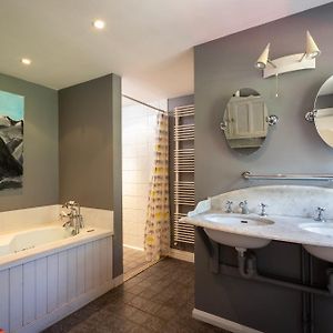 Queen Room Spa Bath
